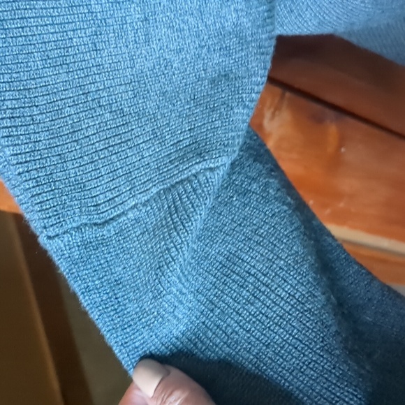 Real FUR collared long sleeve acrylic knit drop shoulder long sweater. - Picture 3 of 8